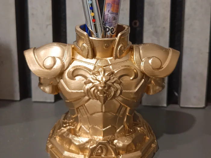 Portapenne Cavaliere D'Oro Leone, a preview image from MakerWorld