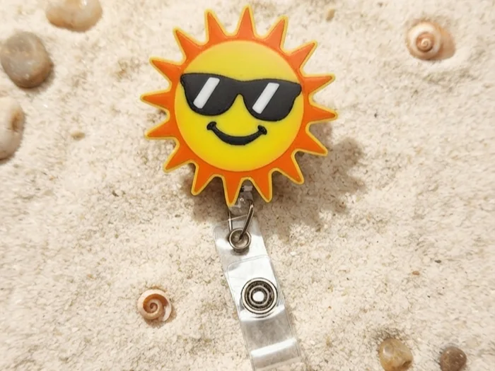 Cool Sun with Sunglasses Badge Reel Face/Magnet, a preview image from MakerWorld