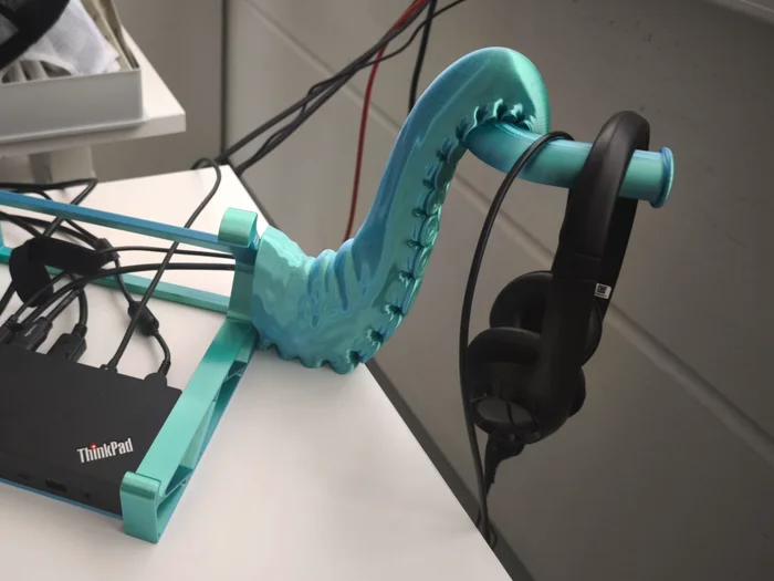 Tentacle Headset Holder for Laptop Stand, a preview image from MakerWorld
