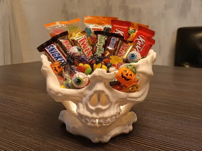 Skull Candy Bowl β Spooky Halloween Treat Holder, a preview image from MakerWorld