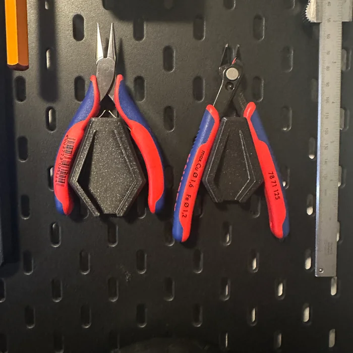 Skadis Knipex Zangenhalter - Universelle Werkzeughalterung, a preview image from Printables