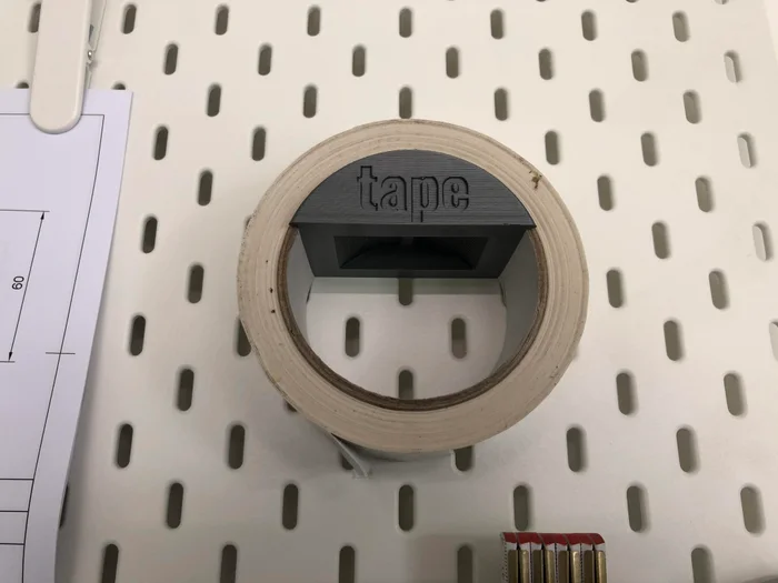Skadis Tape Holder, a preview image from Thingiverse